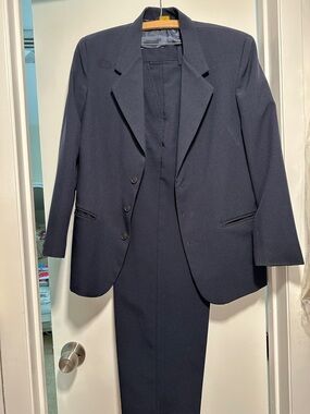 Mark Jason Boys size 18 regular navy blue suit